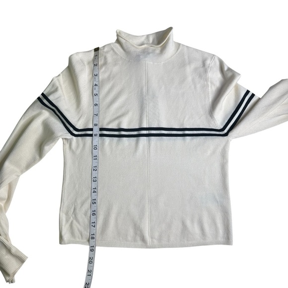 NWT Urban Outfitters Mock Neck Cropped Sweater. Size XL - Picture 4 of 9